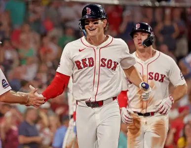Roman Anthony’s 1st Fenway HR breaks ice in 9-3 Red Sox win