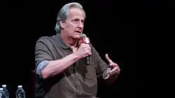 Actor Jeff Daniels roots for Republicans who voted for Trump to lose money